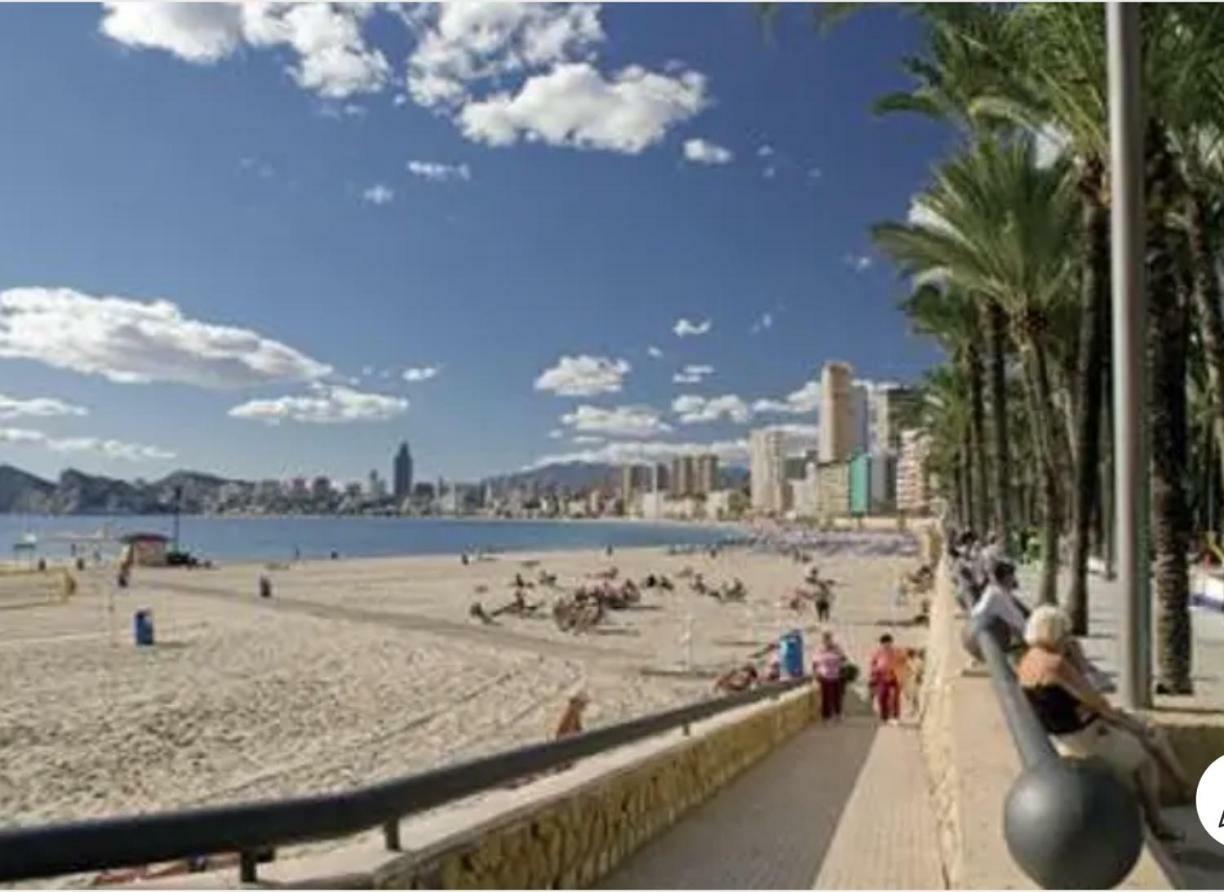 Apartamento En El Centro A Un Minuto De La Playa Benidorm Exterior photo